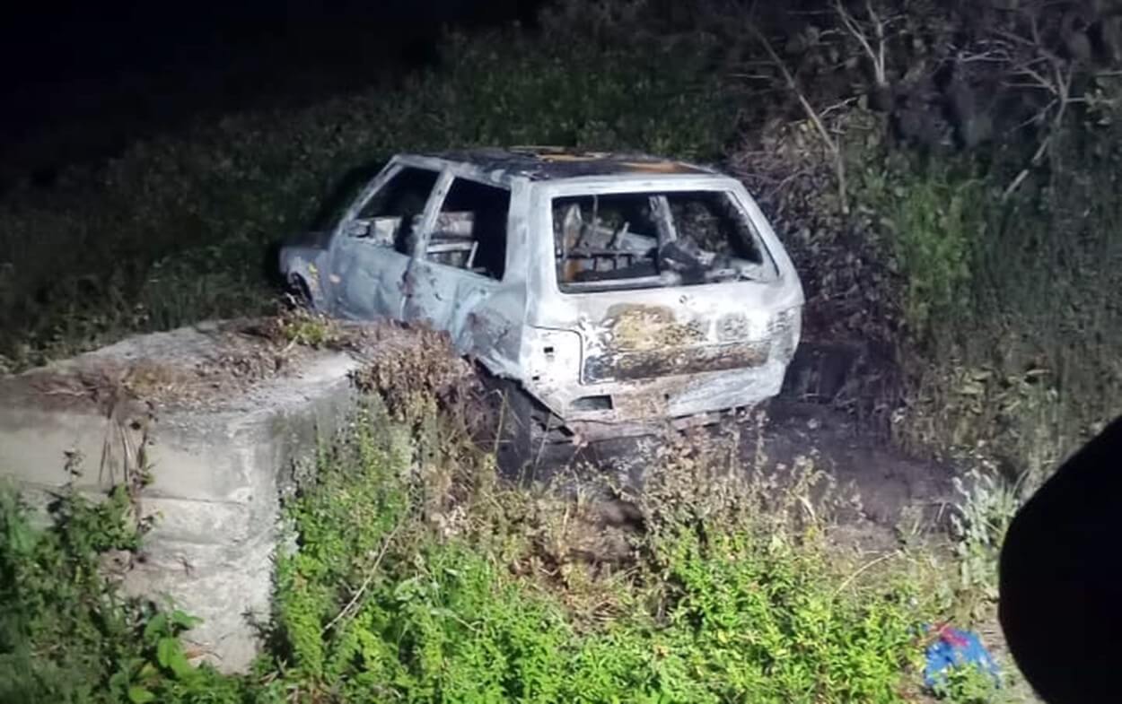 Corpos carbonizados são encontrados em veículo incendiado na AL 101