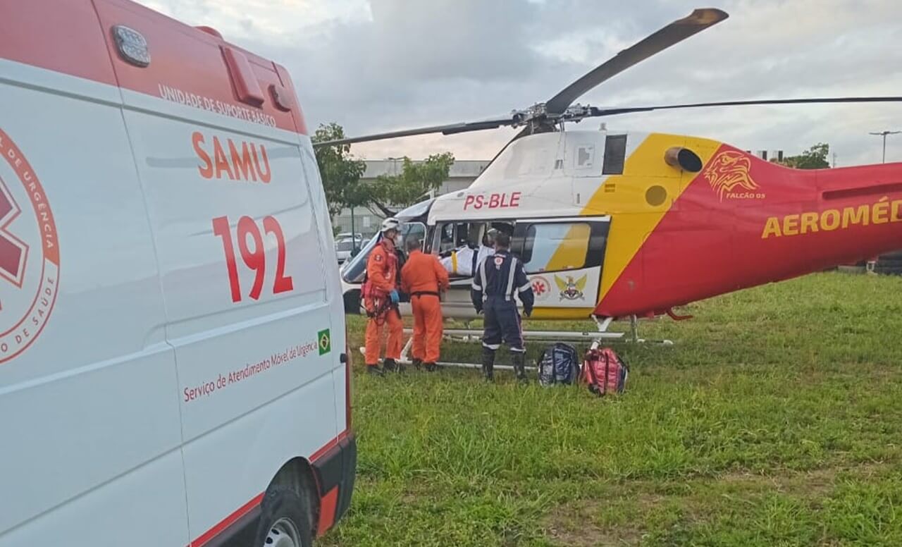 Samu transfere paciente em estado grave de São Miguel dos Campos para o HGE